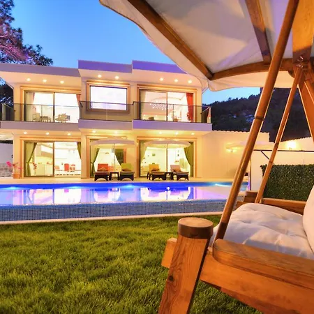 Saltanat Villa *