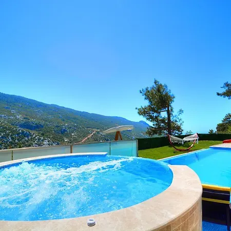 Saltanat Villa